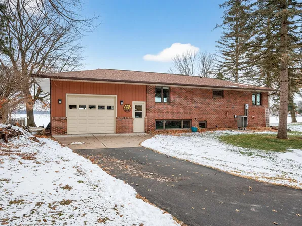 2395 Cardinal Dr, New Richmond, WI 54017