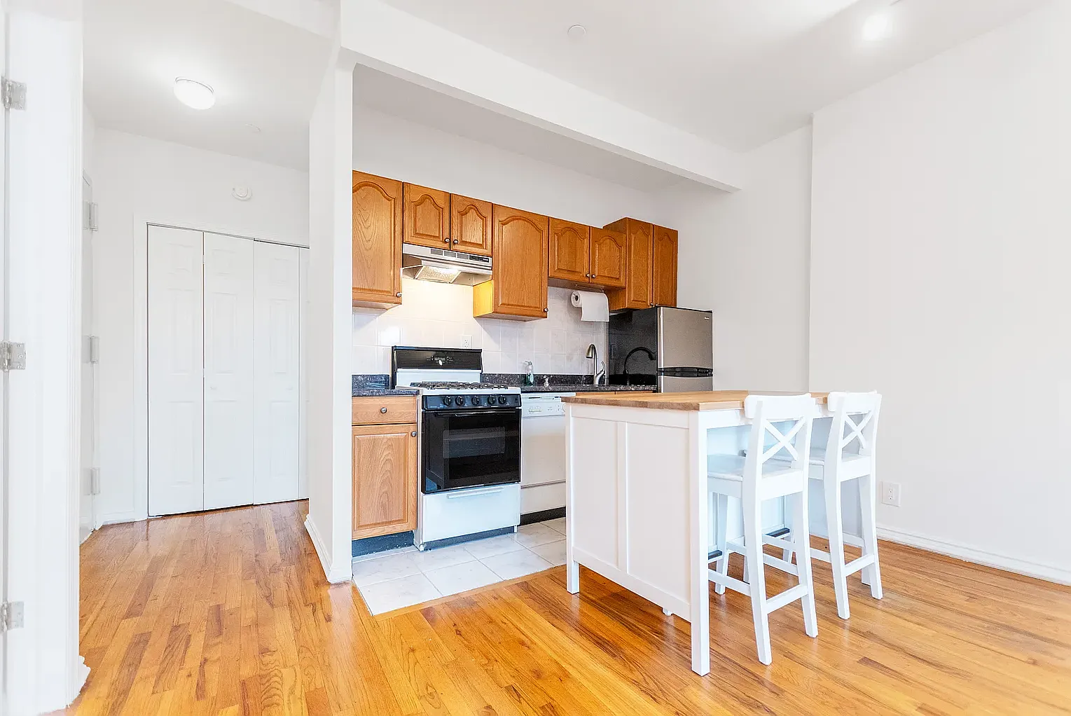356 Henry Street — Photo 1