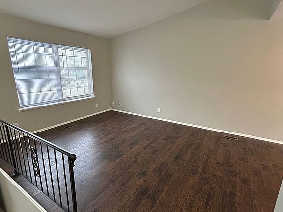 2nd image of 610 NE Lynn St APT A