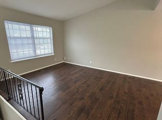 610 NE Lynn St APT A, Lees Summit, MO 64063