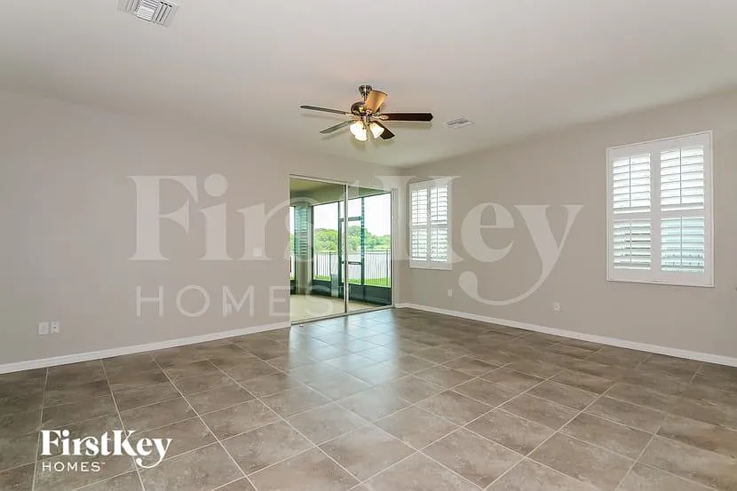 4 bed, 3.0 bath, 2207 sqft, $3,650 — Photo 2
