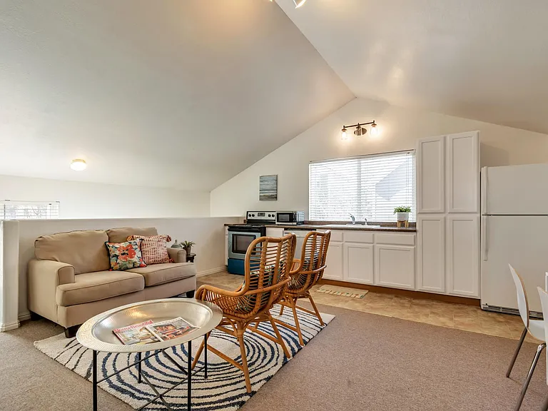 11552 S Harvest Rain Ave #B — Photo 6