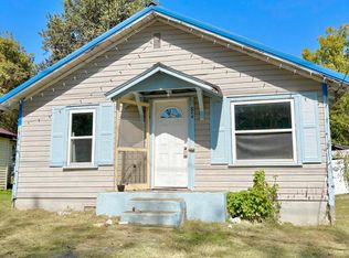 510 4th St, Anderson, MO 64831