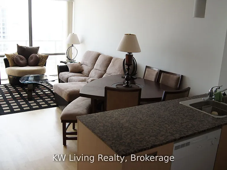 38 Grenville St #4504 — Photo 2