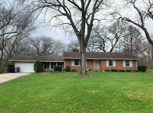 917 Forest Dr, Elgin, IL 60123