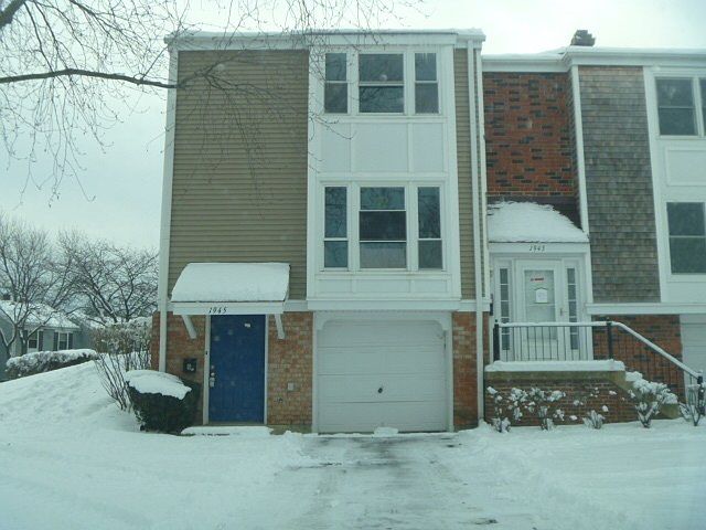 1st image of 1945 Governors Ln