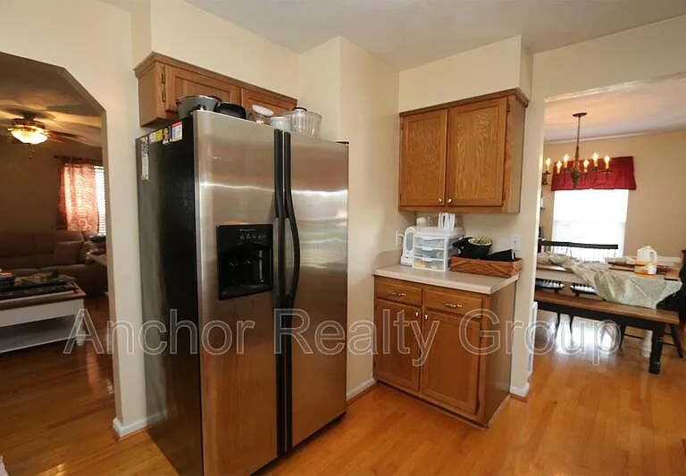 1618 Kingston Ave — Photo 10