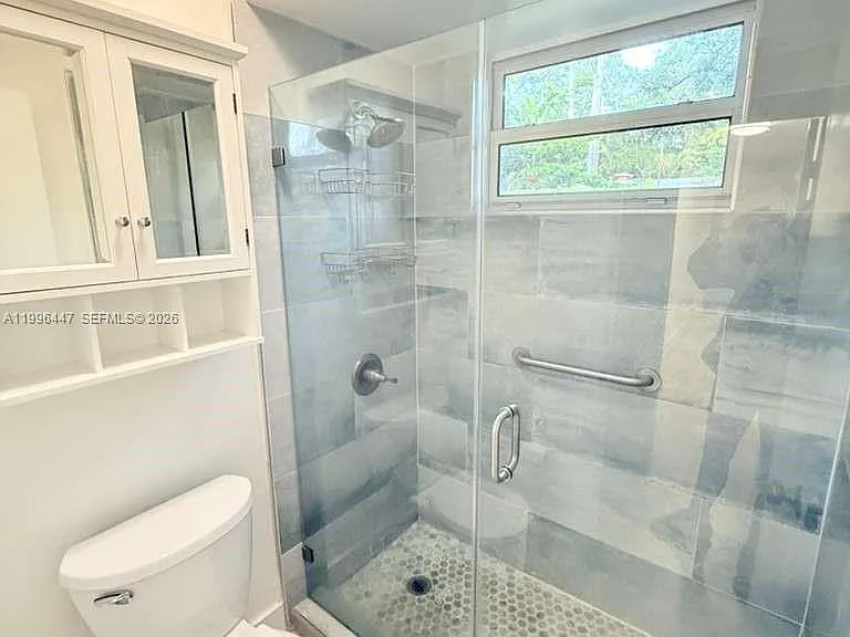 325 NE 131st St — Photo 39