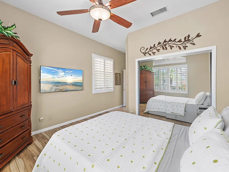 2nd bedroom