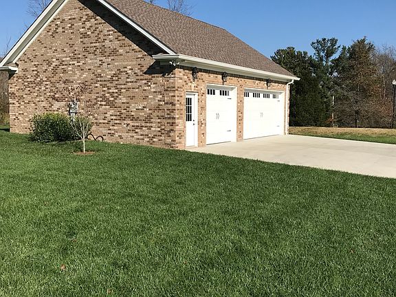 Detached garage/workshop