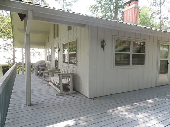 2nd image of 330 N Evergreen Dr
