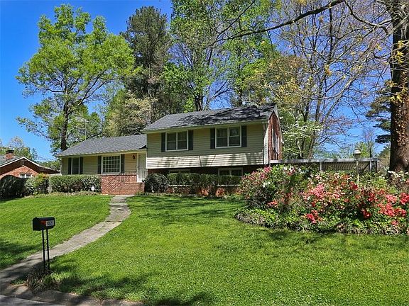2nd image of 3021 Greenwood Trl SE