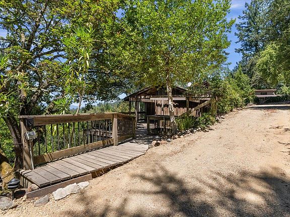 3rd image of 15171 Old Ranch Rd