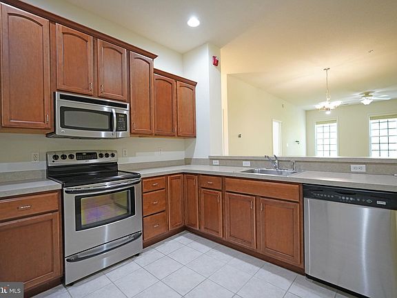 3rd image of 17400 N Village Main Blvd Unit 14