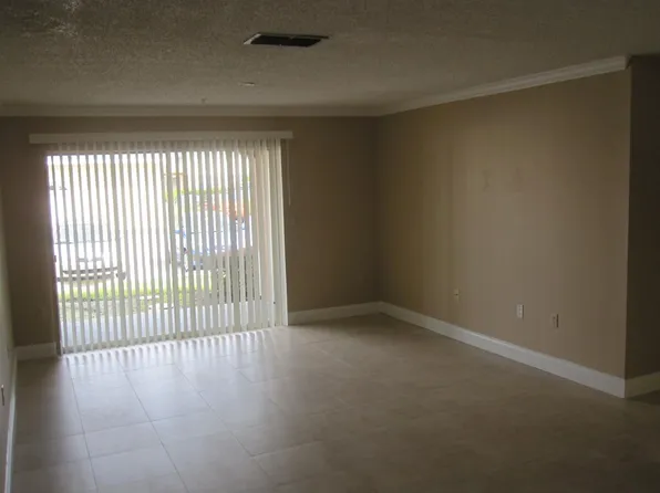 1939 Summer Club Dr, Oviedo, FL 32765