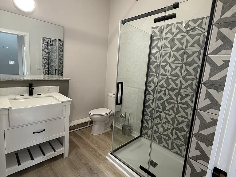 112 E Salem Ave #1 — Photo 17