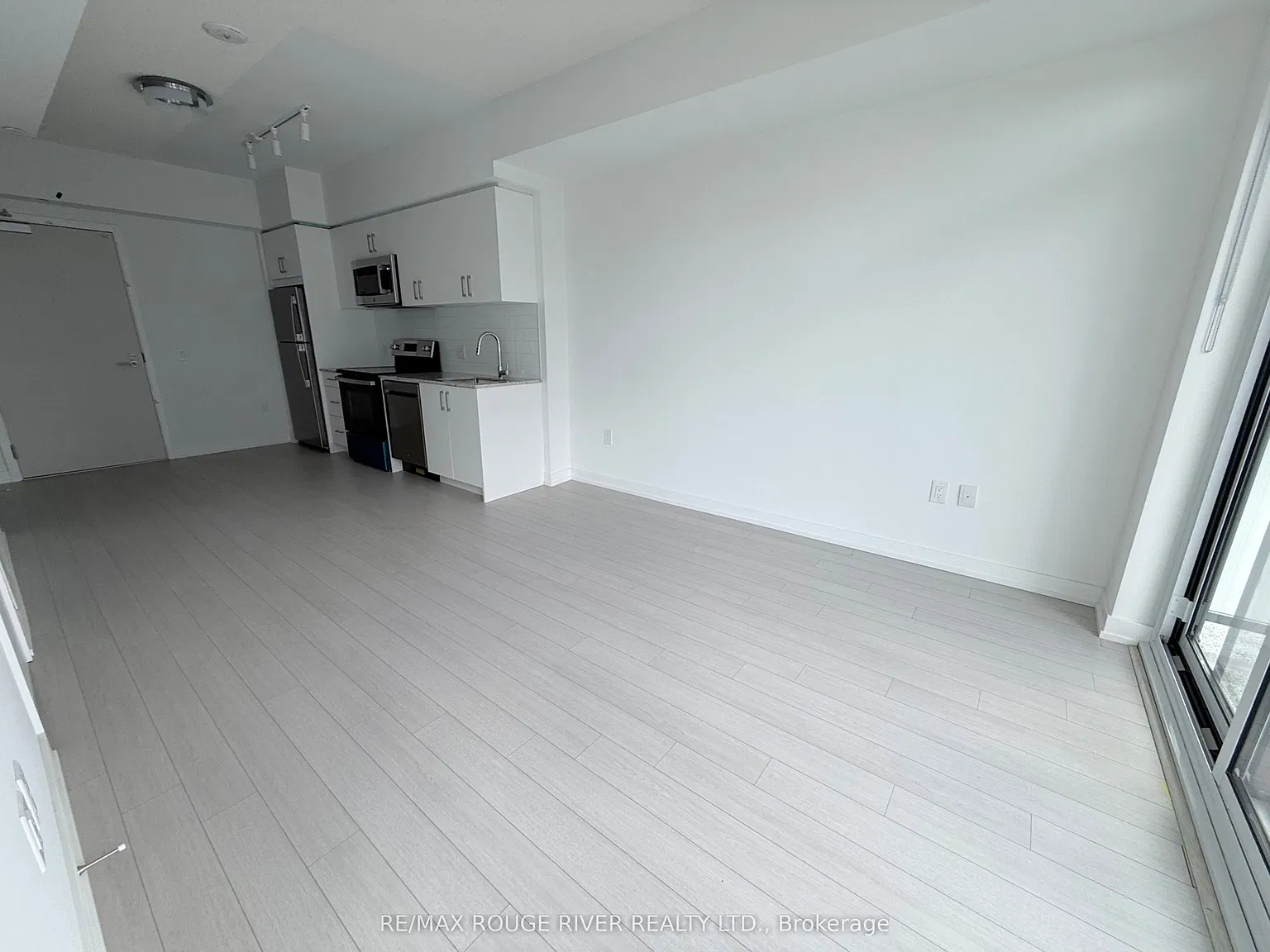 2 bed, $2,300 — Photo 4