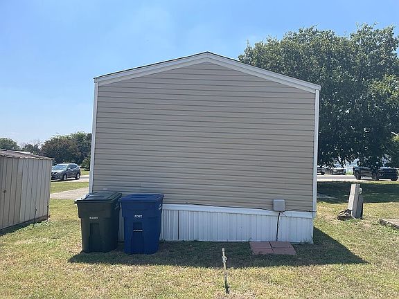 2nd image of 67 Hickory Cir