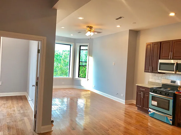 517 E 46th Pl #2 — Photo 13
