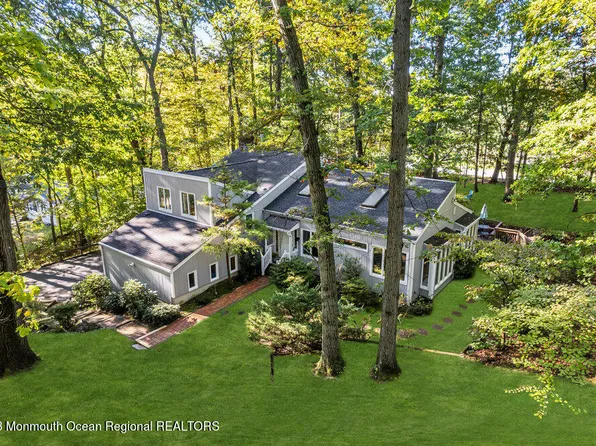 10 Lefferts Court, Middletown, NJ 07748