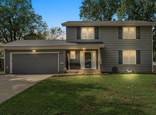 1807 SW Village Dr, Topeka, KS 66604