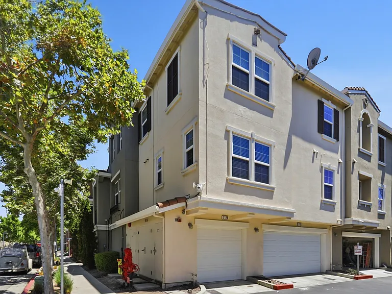 2129 Pomme Ct #1 — Photo 37
