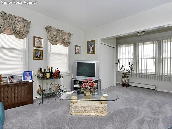 4th image of 163 Highland Ave