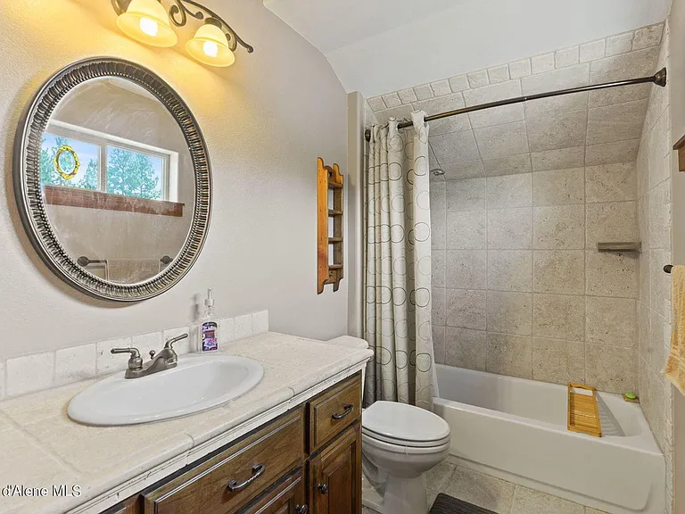 1315 E Mordyl Loop — Photo 20