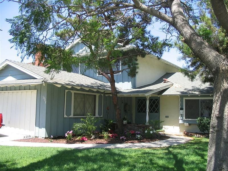 Lovely Lakewood Home