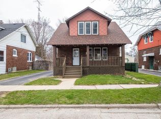 906 73rd St, Kenosha, WI 53143