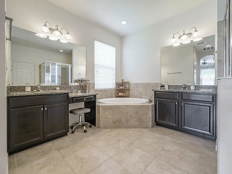 8214 Willow Beach Dr — Photo 8