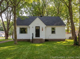 112 E 40th St, Holland, MI 49423