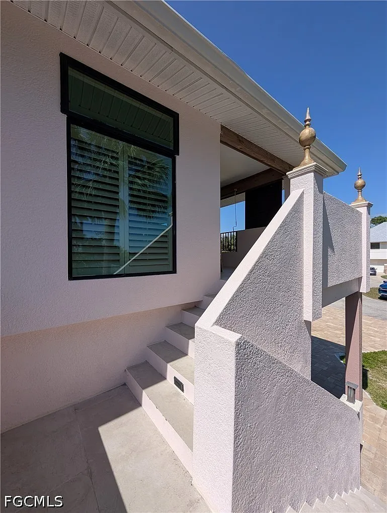 3 bed, 2.0 bath, 2228 sqft, $2,998 — Photo 3