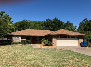 200 Songbird Trl, Keene, TX 76059