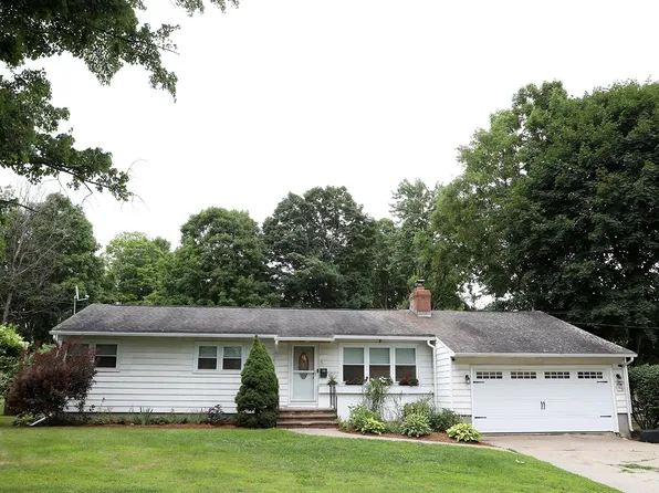21 Dury Drive, Essex Junction, VT 05452