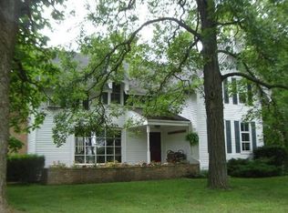 2635 N Brookfield Rd, Brookfield, WI 53045