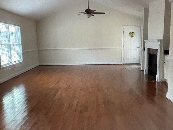 5th image of 32 Jenna Ln