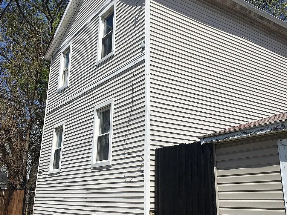 2021 N Stave St