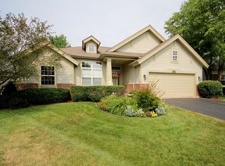 530 Valley Forge Ln, Mundelein, IL