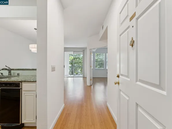 1860 Tice Creek Dr APT 1214, Walnut Creek, CA 94595