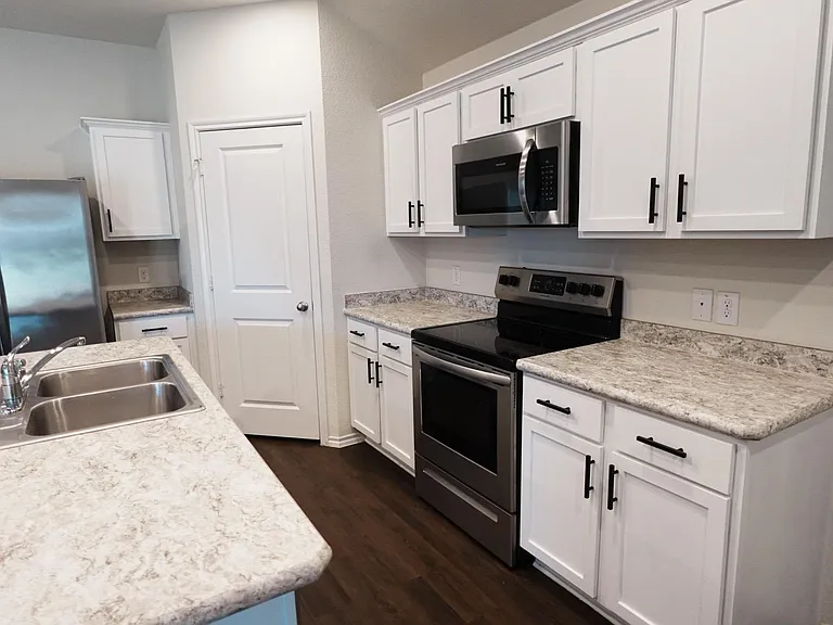 3625 Cody Ln — Photo 15