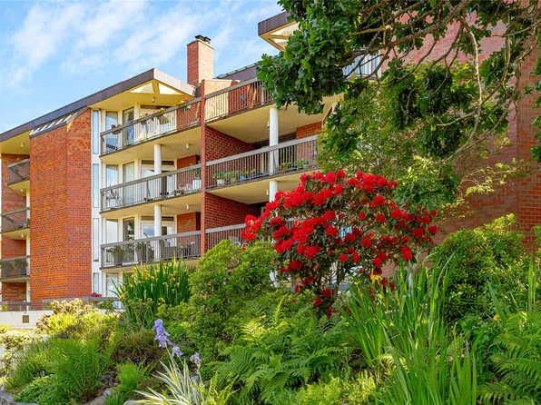2119 Oak Bay Ave #204-OAK, Victoria, BC V8R 1E8