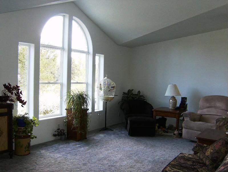 2nd image of 4365 NE 33rd St