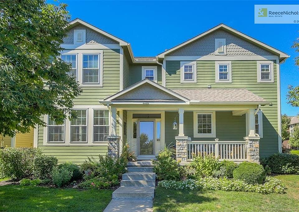 Curb appeal galore!