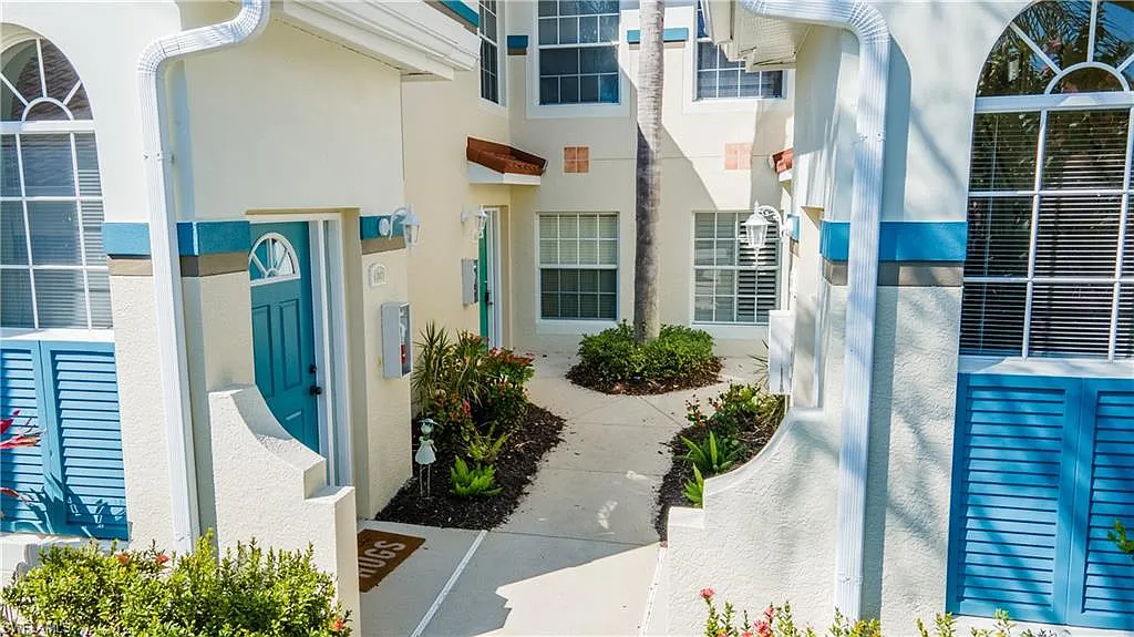 3 bed, 2.0 bath, 1279 sqft, $2,000 — Photo 4