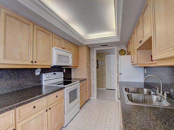 4th image of 5480 N Ocean Drive #A 5 C