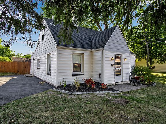 2nd image of 117 Hillcrest Dr