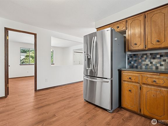 5th image of 4011 San Mar Drive NE