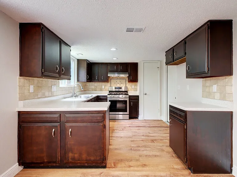 13185 Mill Stone Dr — Photo 10