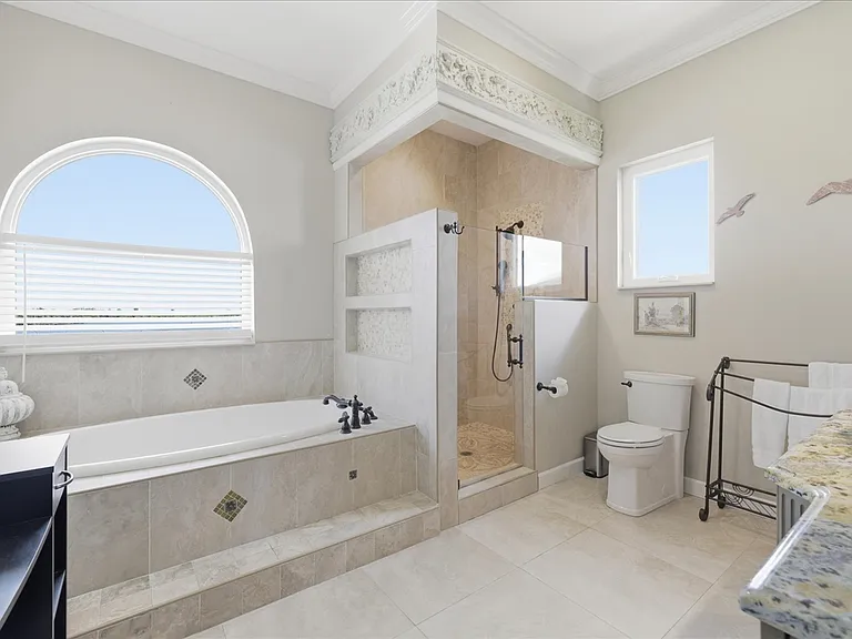 2371 Coral Point Dr — Photo 12